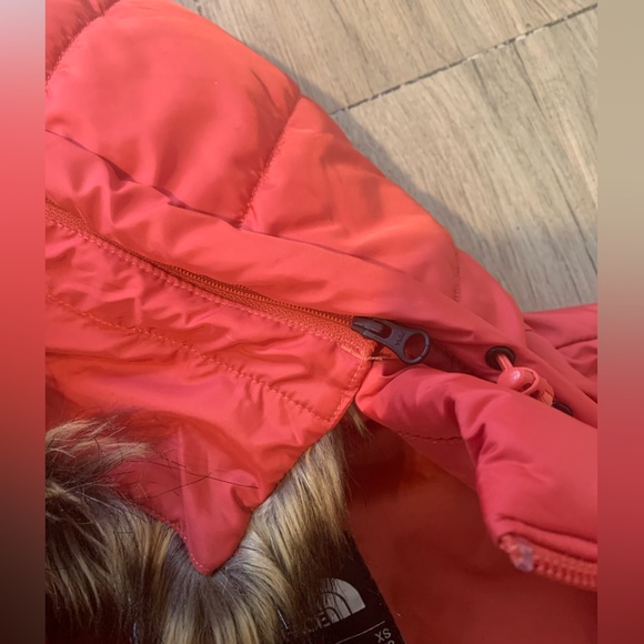 North Face Puffer Jacket with Removable Fur - Picture 4 of 4